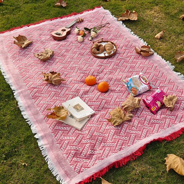 Woven Moisture-Proof Picnic Mat